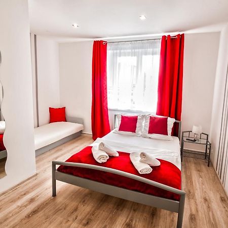 Lew Hostel Inowrocław Eksteriør bilde