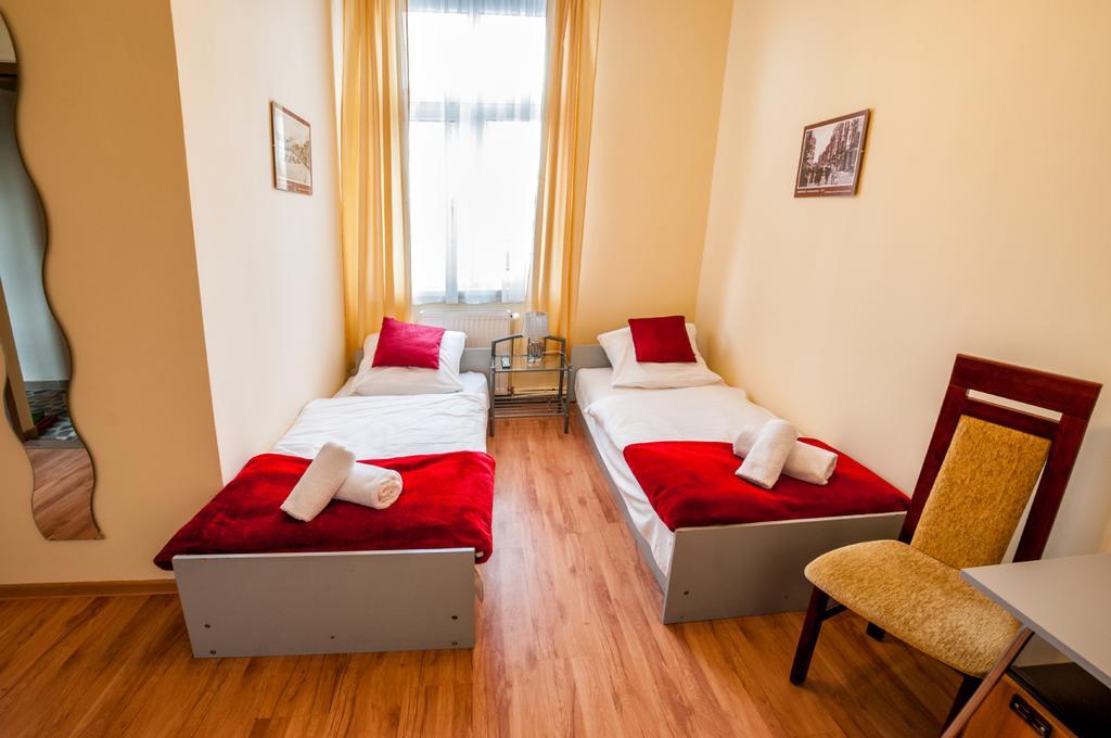 Lew Hostel Inowrocław Eksteriør bilde