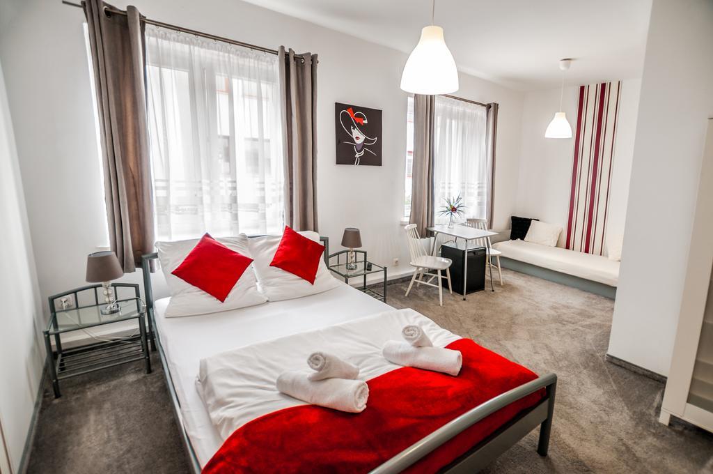 Lew Hostel Inowrocław Eksteriør bilde