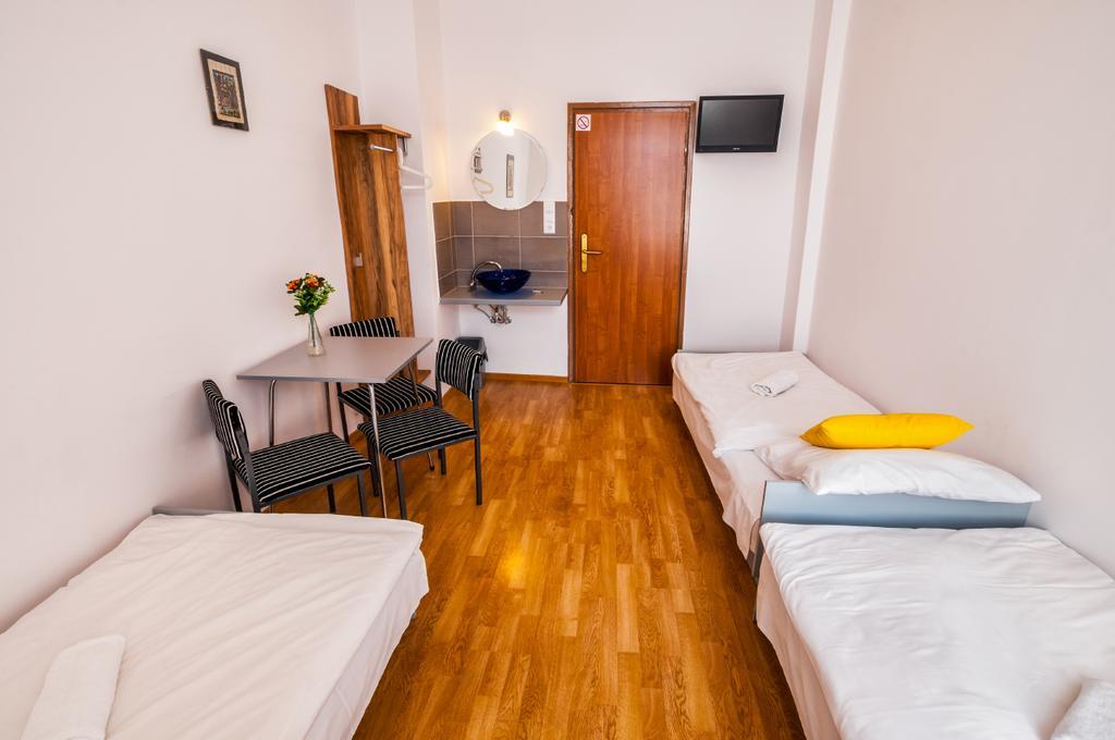 Lew Hostel Inowrocław Eksteriør bilde